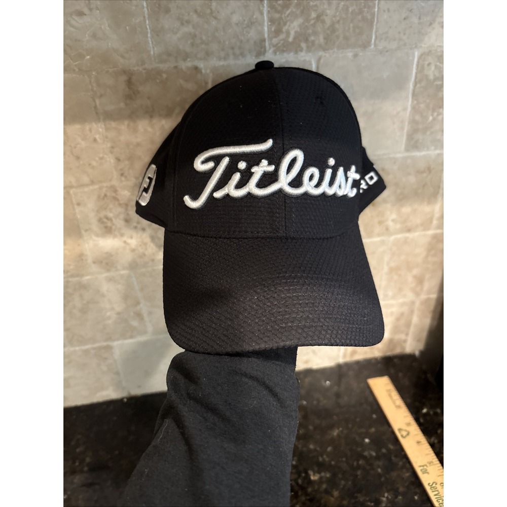 Titleist ProV1 Footjoy Golf Fitted Baseball Hat Cap Black MINT M/L